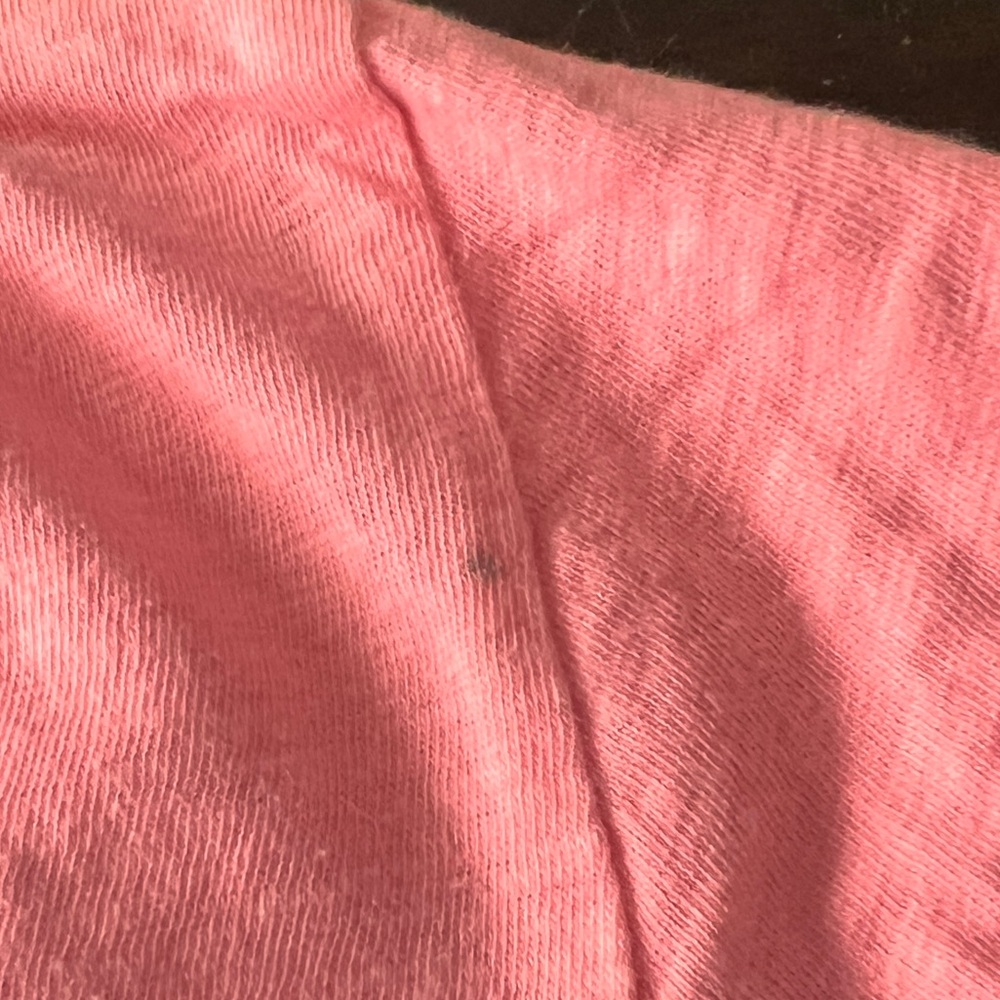 Small Gap V-Neck - Picture 2 of 5